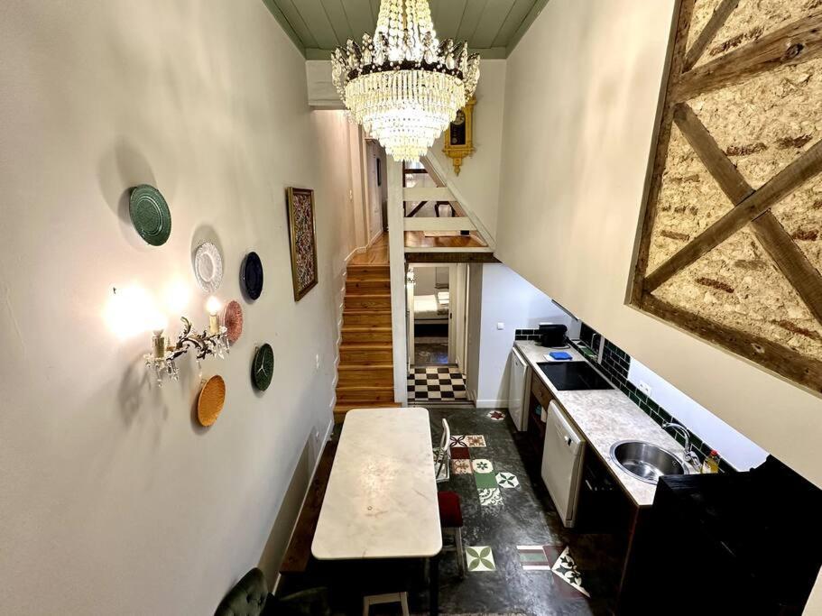Budget 2 Bed In Bica W Air Con - Belle Epoque * Lissabon