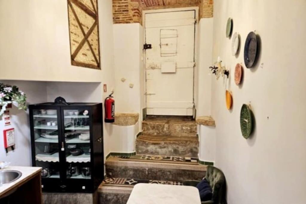Budget 2 Bed In Bica W Air Con - Belle Epoque Apartment Lissabon
